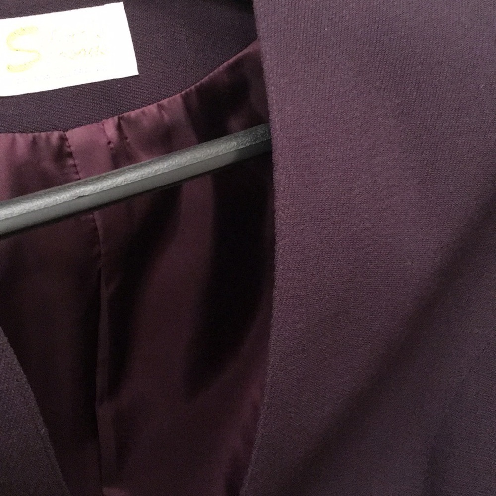 Vintage plus size wool blazer in rich aubergine​​